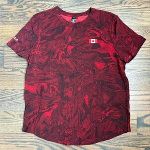 Like new lululemon team canada love crew tee 8 maple metamorphosis dark red